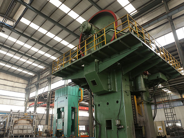 8000T摩擦壓力機(jī)生產(chǎn)線 8000T摩擦壓力機(jī)生產(chǎn)線